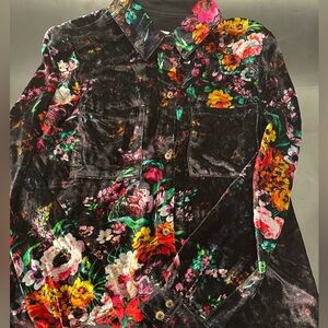 NWT: PILCRO Women’s Velvet button-down blouse
